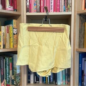 GRLSWRL Soft Yellow Skort
